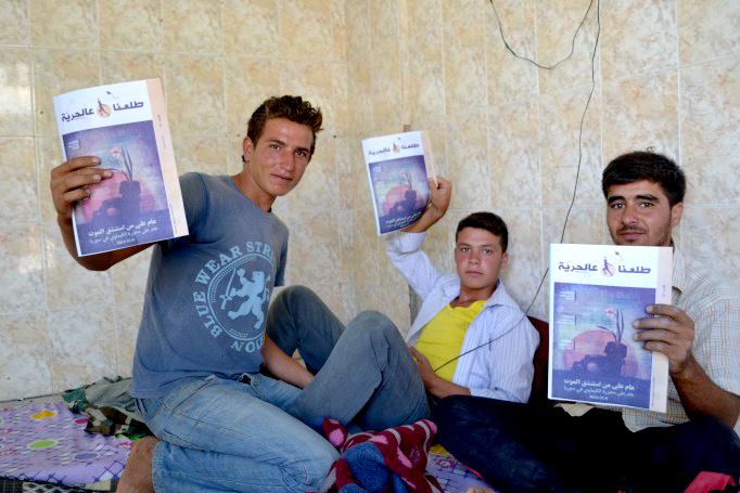 Distribution of Magazine Rising For Freedom in Syria and in the Diaspora (8)